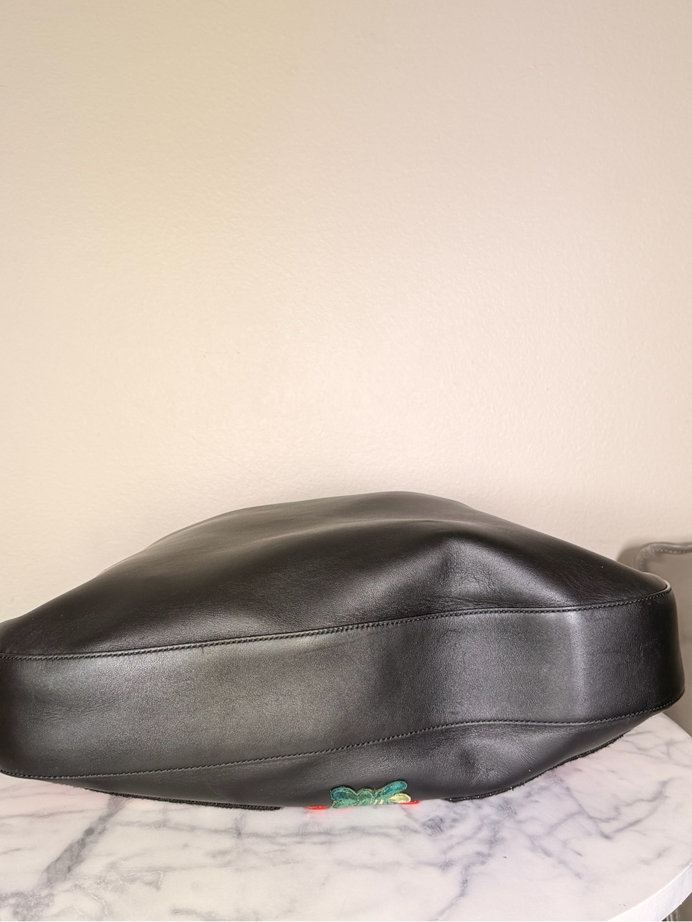 Gucci
Dog Embroidered Extra Large Dionysus Hobo - Picture 8 of 17